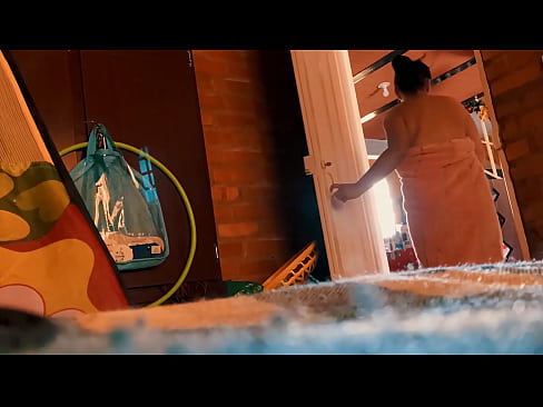 ❤️ Nwanne nna m na-eso m banye na mmiri ịsa ahụ, ọ na-akparị m ka m na-asa ahụ. ❤️  na%ig.porn-mz.ru